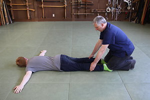 Hichibuku Level 1 . Kneel on feet & press calf